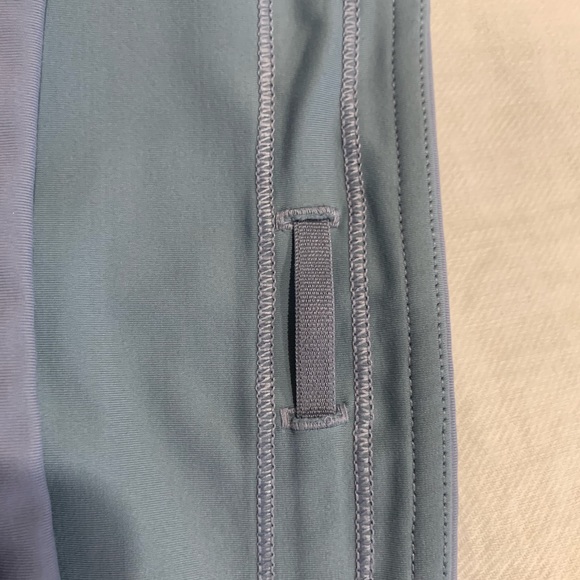 Lululemon high rise speed up shorts in size 10 - Picture 5 of 7